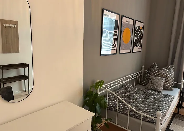 Appartement Elster 2, 1 Og, Neues Mit 4 Schlafzimmern Und Balkon, Separates Wc, Im Zentrum Von *