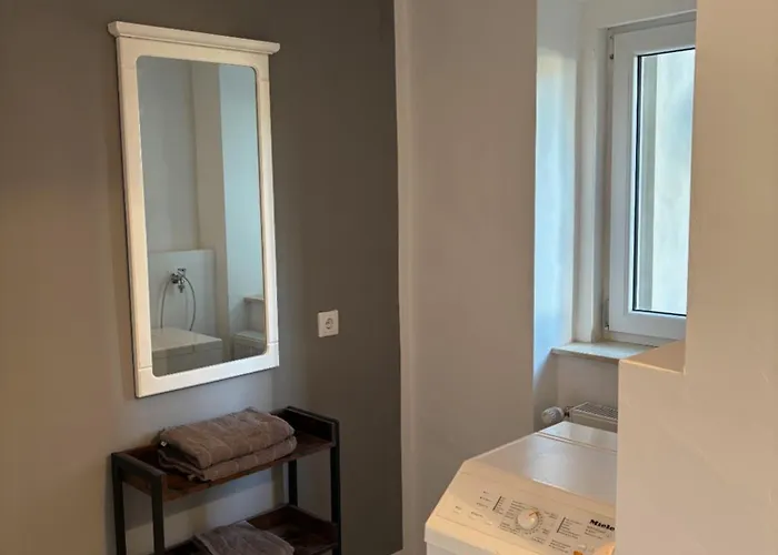 Elster 2, 1 Og, Neues Mit 4 Schlafzimmern Und Balkon, Separates Wc, Im Zentrum Von Gera