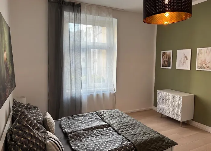 Elster 2, 1 Og, Neues Mit 4 Schlafzimmern Und Balkon, Separates Wc, Im Zentrum Von * Gera